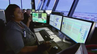 U.S. air traffic towers understaffed ahead of holiday travel season