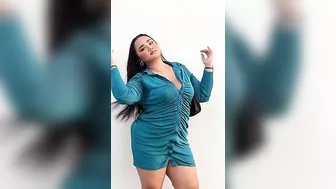 Curvy Model Plus Size: Pang Wachiraya's Wiki Bio & Net Worth Revealed