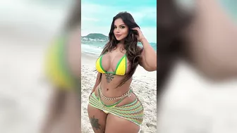 Plus Size Bikini Lookbook To Flaunt Your Curves Next Summer