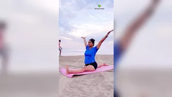 Yoga Asana at Goa Beach #yogaurmi #yogateacher #urmiyogaacademy #yogapose #yogaanytime #yogaasana