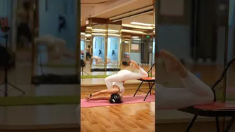 Advanced yoga | Hip Opening practice with chair ???? #yoga