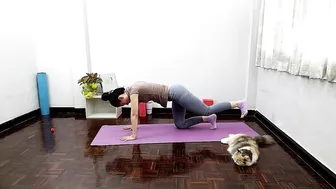 Relaxing dress stretching legs - Morning Exercises for Neck and Shoulder Mobility with Lol Yoga