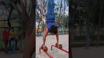 handstand balance #skills #fitness #calisthenics #yoga #planche