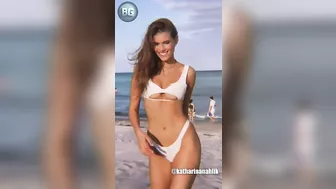 Katharina Mazepa, modelo de bikinis y bañadores