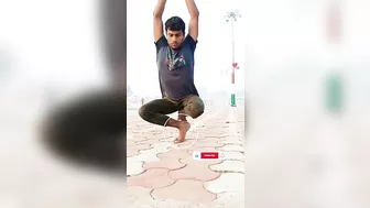 योगासन ☀️????‍♀️ one leg stand (jai shree ram ????) #yoga #fitness #shorts #youtubeshorts