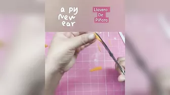 Como hacer llavero de piñata en pasta flexible o Porcelana Fría. #porcelanafria #hechoamano #pasta