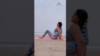 Yoga Asana Sequence | Yoga on the beach #yogaurmi #yogateacher #yogapose #asana #yogaasana #fitness