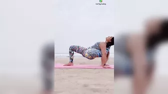 Yoga Asana Sequence | Yoga on the beach #yogaurmi #yogateacher #yogapose #asana #yogaasana #fitness