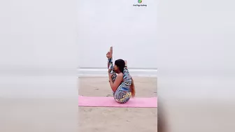 Yoga Asana Sequence | Yoga on the beach #yogaurmi #yogateacher #yogapose #asana #yogaasana #fitness