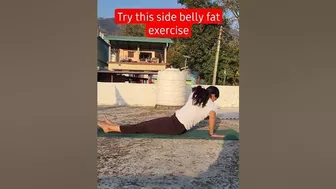 Side belly fat exercise #homeworkouts #weightloss #fatloss #weightlosstips #yoga #fitmom