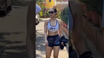 Malaika Arora Spotted Outside Yoga Class#malaikaarora #viral #shortvideo