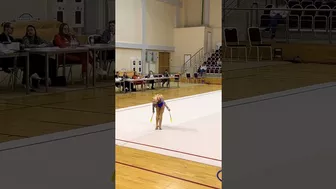 OMG #tiktok #reels #viral #flexibility #gymnast #stretching #split #trending #gym #shorts