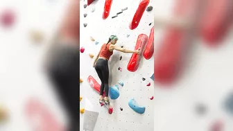 Flexible last move ???? ????????‍♂️ chaotic brain thoughts #20 #bouldering #slabissexy #climbing