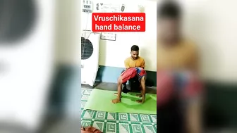 #vruschikasana #handbalance #creativeyogaacademy #poweryoga #paritosh #yoga