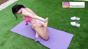 Yoga in the rain (Swim wear)