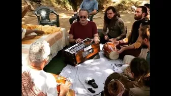 Satsang in Chitrakoot | Krishna Das | Himalayan Yoga Yatra #travel #love #peace #mountains