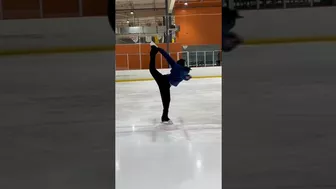 ???????? @JVKE #figureskating #viral #iceskater #wow #woah #model #ad #figureskatingcoach #flexible