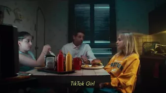 TikTok Girl (Clip officiel)