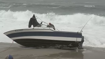 San Diego: Immigrant Smuggling Boat Found on Beach 11052021