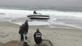 San Diego: Immigrant Smuggling Boat Found on Beach 11052021