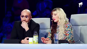 I s-au făcut ochii cât cepele când a văzut ce face pe scenă. Twerk by Federica Pondi