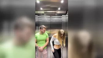 I took off my PANTS in elevator for a GUY????FITNESS SAMKA TONYA @Fitness samka prank reaction lol