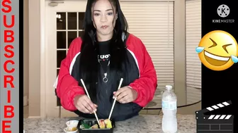 NOT MY HANDS CHALLENGE???????? with sushi ????