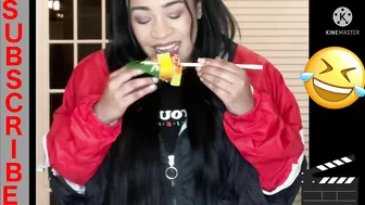 NOT MY HANDS CHALLENGE???????? with sushi ????