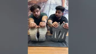 Stretching at its best???? #funny #comedy #trending #viral #atulsharma #gymmemes #trainwithatul