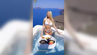 Aneta Mlcakova | Bikini Model