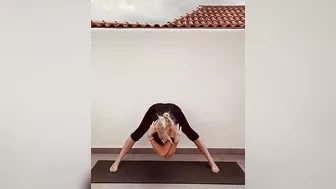 #yoga #shortvideo Funny Yoga Pose Love my self ???? #funnyvideo #funny #yogi