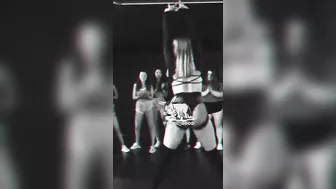 Иван Васильевич одобряет тверк Super twerk #dance #танцы #хипхоп #hiphop #hiphopmusic #кино #фильмы