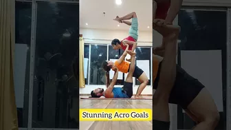 OUTSTANDING ACROBATIC YOGA BY INDIAN COUPLE????||#yoga #shorts #sanak #trending