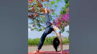 Yoga girl students #yoga #yogaexercise #yogateacher #backbend #stretching #yogagirl #shorts