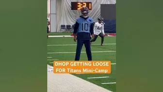 DeAndre Hopkins stretching out in Titans Mini-Camp