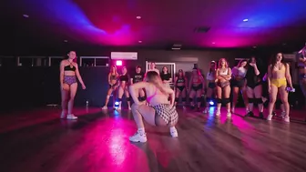 DROP Yo Gotti ft. DaBaby TWERK Class by Debii Abreu | Elle Blume