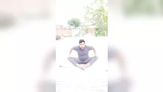 Hwo to do Bhadrasana ????#hipopening #yoga #motivation #exercise #viral #youtubeshorts