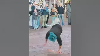 Amazing Flexible Man #timessquare #kpop #nycs #bts #psy ????????