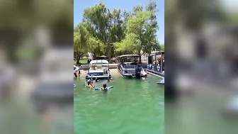 Havasu channel Fourth Of July weekend #Arizona #Cali #Bikinis