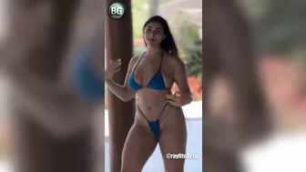 Ray Fit - La perfecta modelo de bikinis y estrella de la moda | Biografía