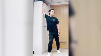 伸展胸大肌、胸小肌肉及手臂肌肉Stretching the Pect Major, Pect Minor and arm muscles #汪家智#脊醫 #drjoewong #胸大肌 #胸小肌