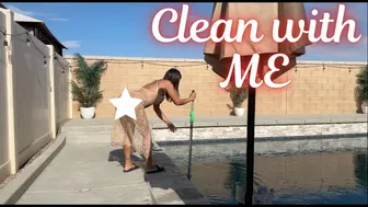 4K] POOL CLEANING IN TRANSPARENT LINGERIE