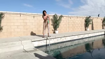 4K] POOL CLEANING IN TRANSPARENT LINGERIE