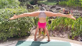 HOT YOGA - STRETCHING IN THE SUN