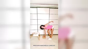 “Estira y Tonifica ESPALDA, GLÚTEOS Y PIERNAS en un ejercicio” #yogaesencialencasa #yoga #tips