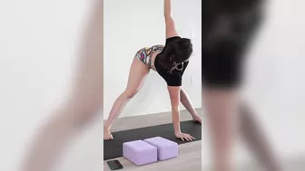 Advanced Stretch Routine for Flexible Frog Splits!