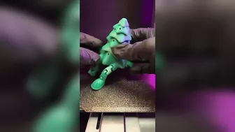 3D PRINTED CHRISTMAS TREE WITH FLEXIBLE LEGS????