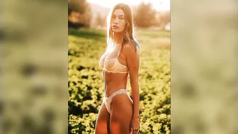 hailey bieber in bikini (sexy pics????????)