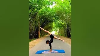 Do front walkover with me #ramisha #highlight #follower #yoga #viralvideo #flexible